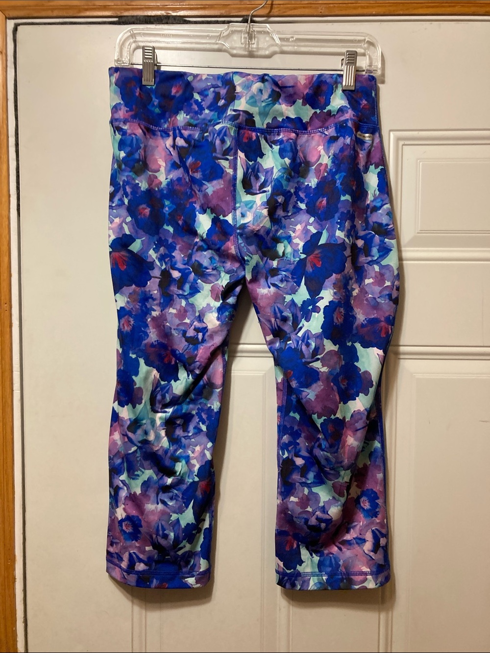 Danskin‎ Purple Floral Capri Leggings M